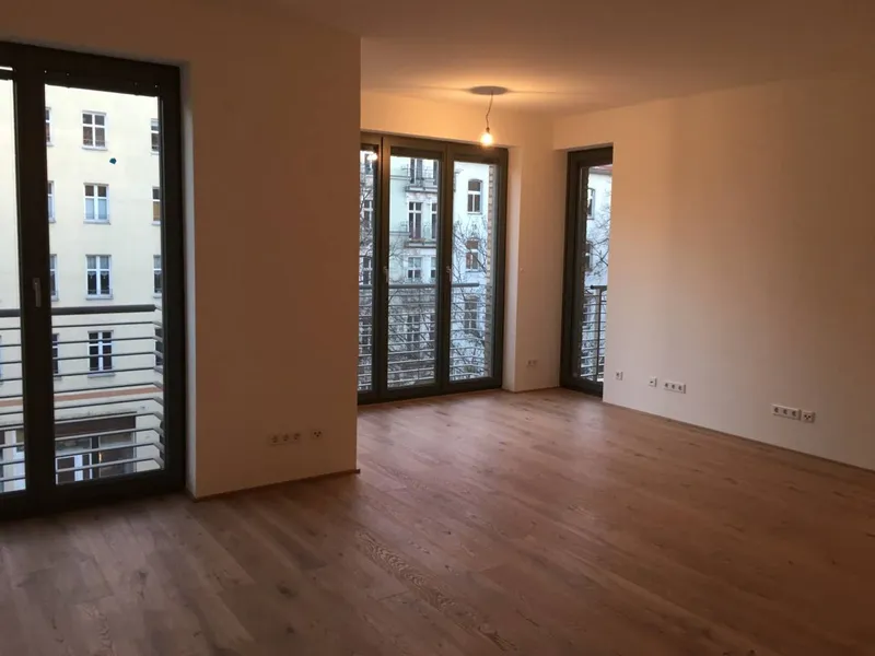 PREMIUM MODERN LIVING AM WASSERTURM: Sun-Drench 2-Room Flat with with TV Tower views (Nachmieter) — photo 1